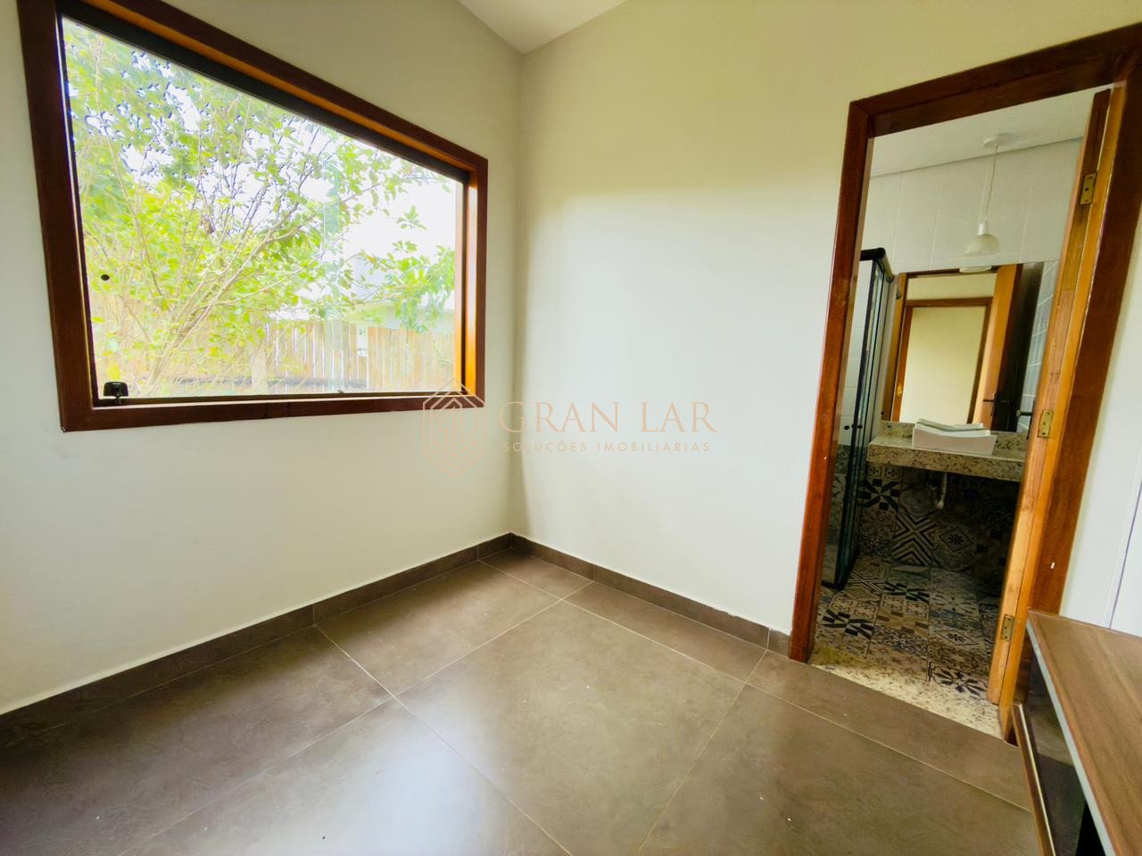 1a8ee006-5093-46d0-8a76-bb857d4f8889