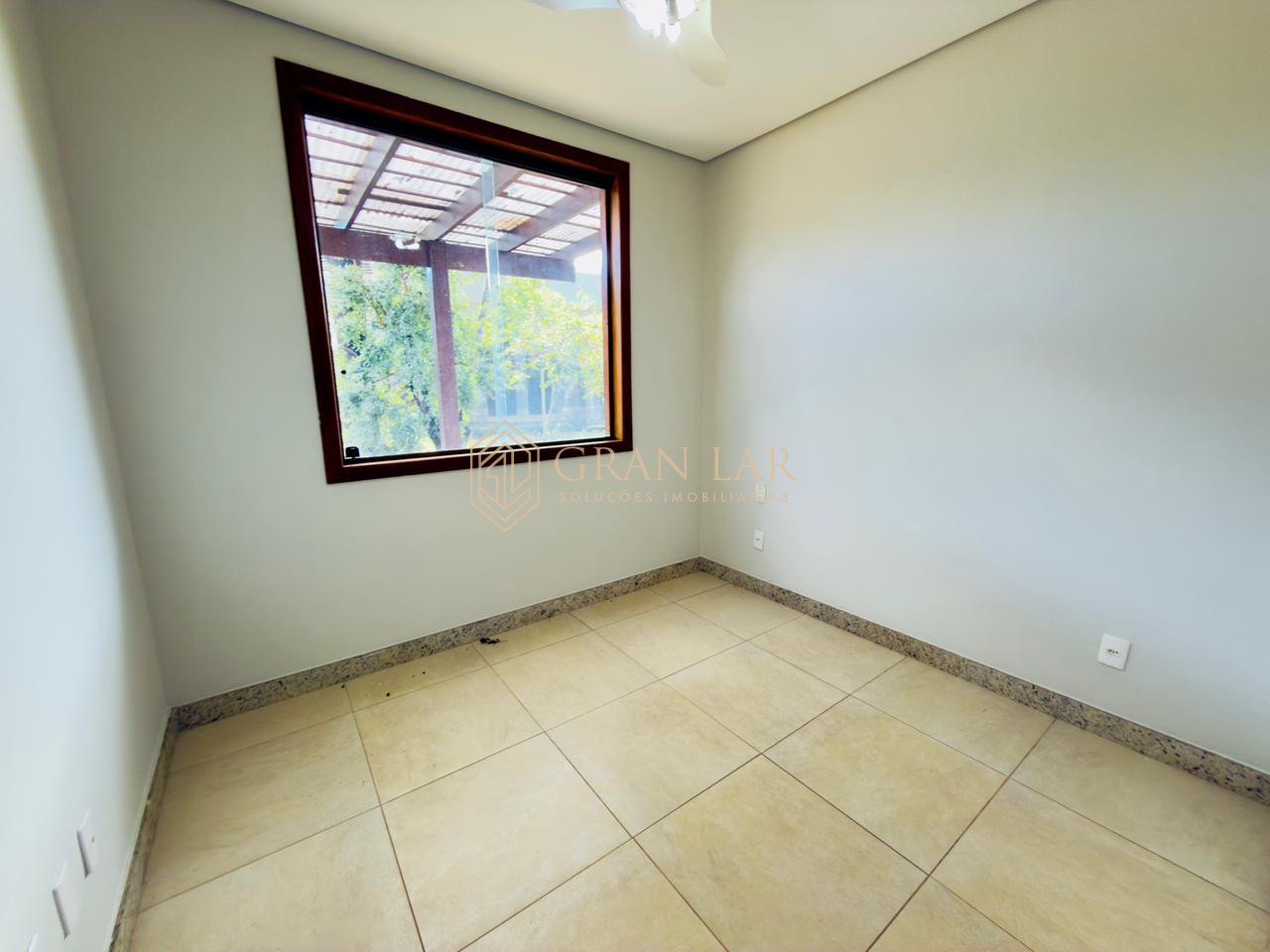 71b40afe-841a-4372-bf6a-cd9c3194b967