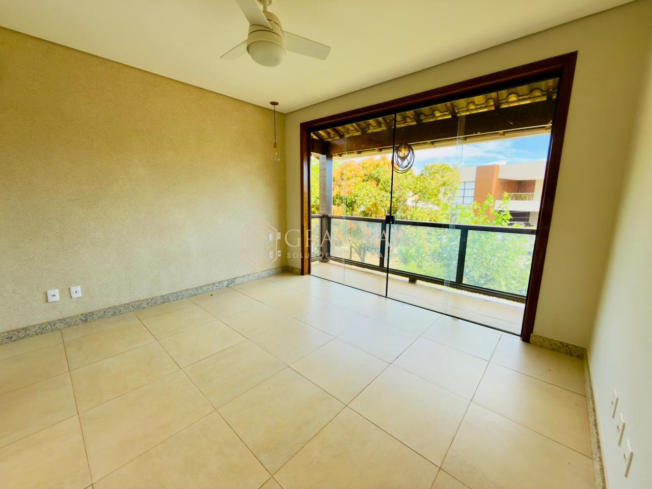 b729935e-3a3c-4116-b276-13e05fafceec