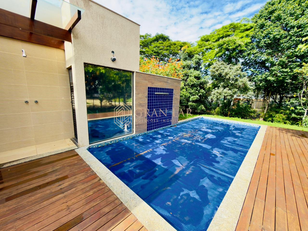 ebe7024e-6647-4304-9943-ff24db090e20