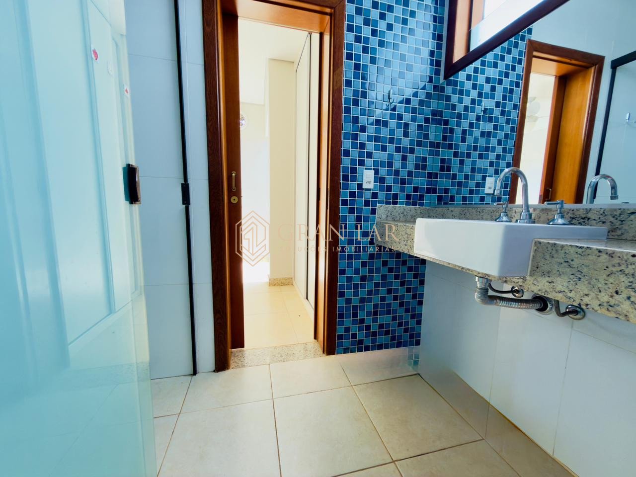 ff9d1abd-56cf-426f-af34-4606baf66f84-1