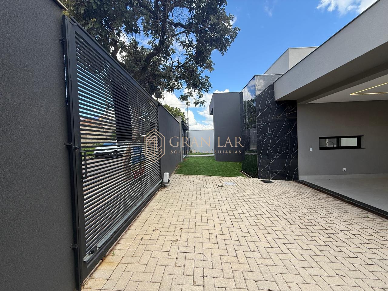 WhatsApp-Image-2026-04-13-at-18.24.24