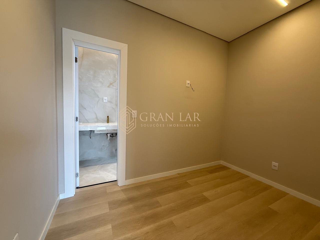 WhatsApp-Image-2026-04-13-at-18.24.25-10