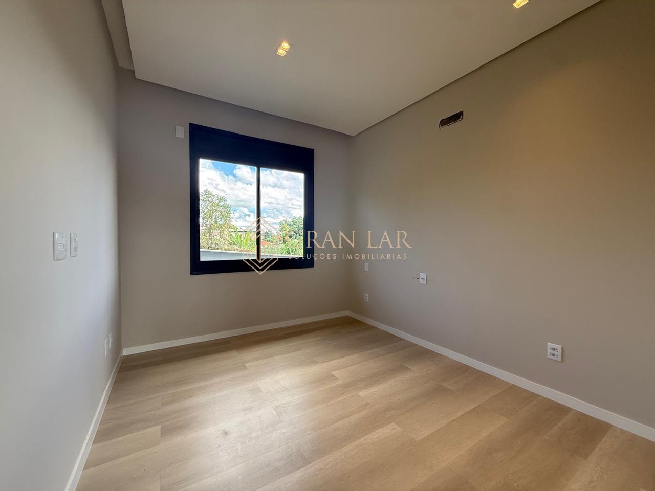 WhatsApp-Image-2026-04-13-at-18.24.25-8