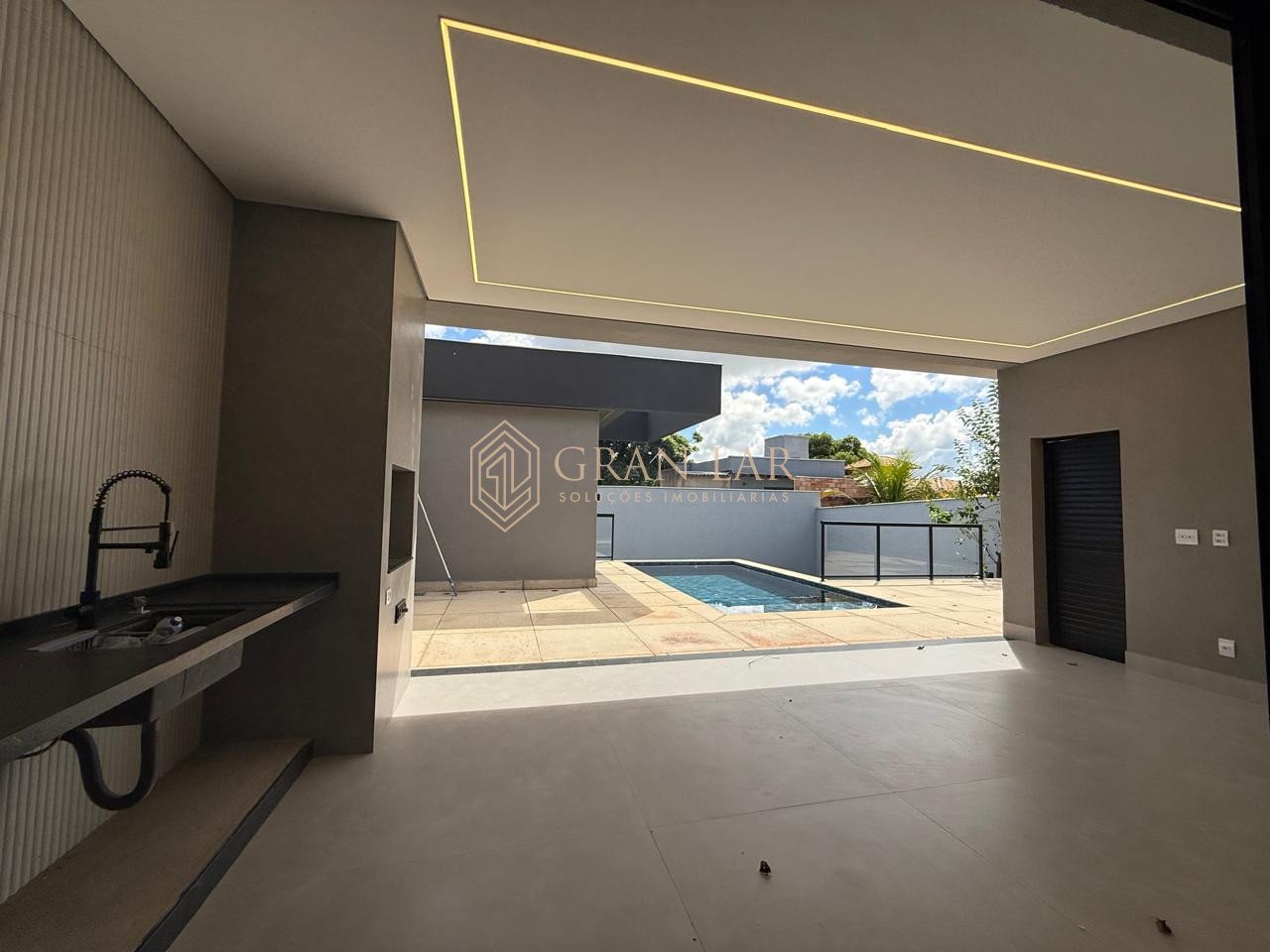 WhatsApp-Image-2026-04-13-at-18.24.25