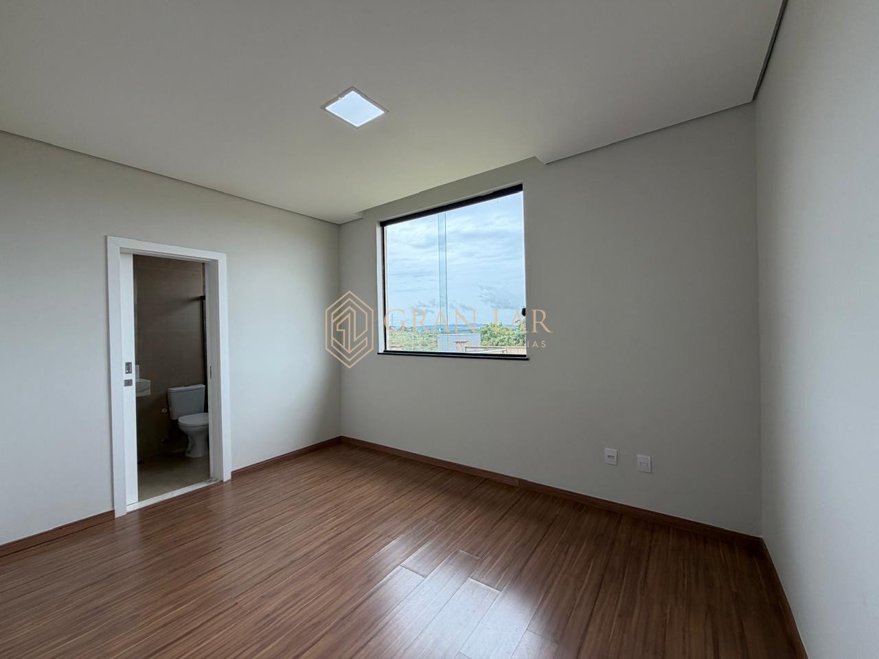 7ef1b01f-14cc-459e-94c1-11cb2da75529