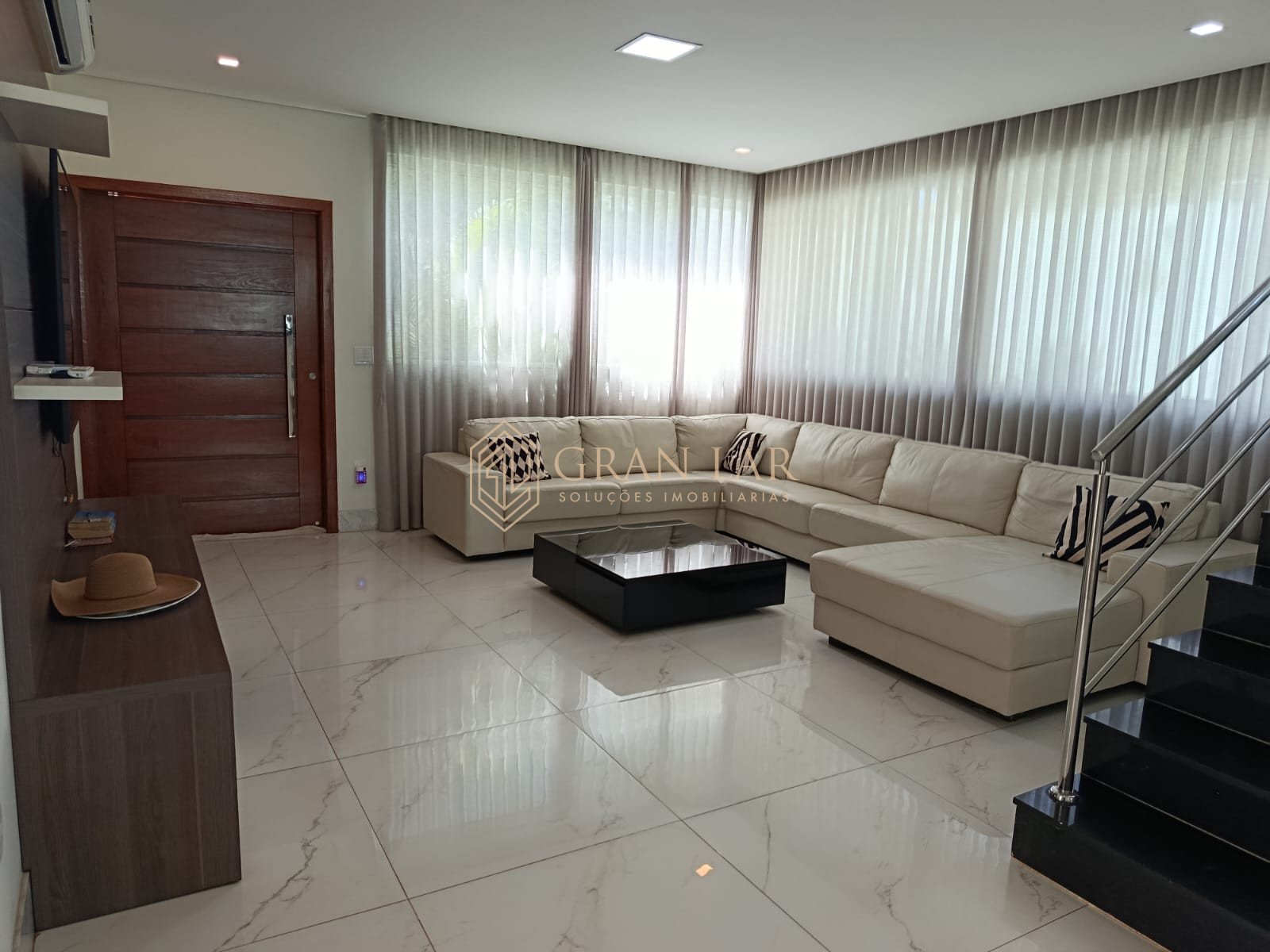 WhatsApp-Image-2026-04-09-at-16.20.05-1