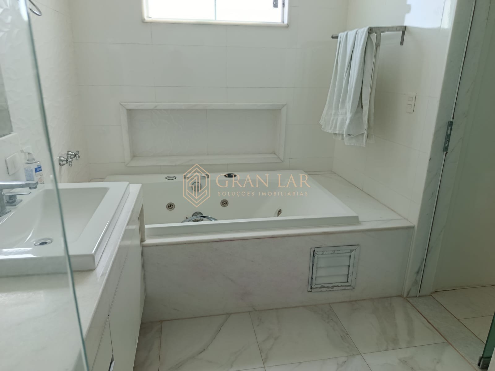 WhatsApp-Image-2026-04-09-at-16.20.33